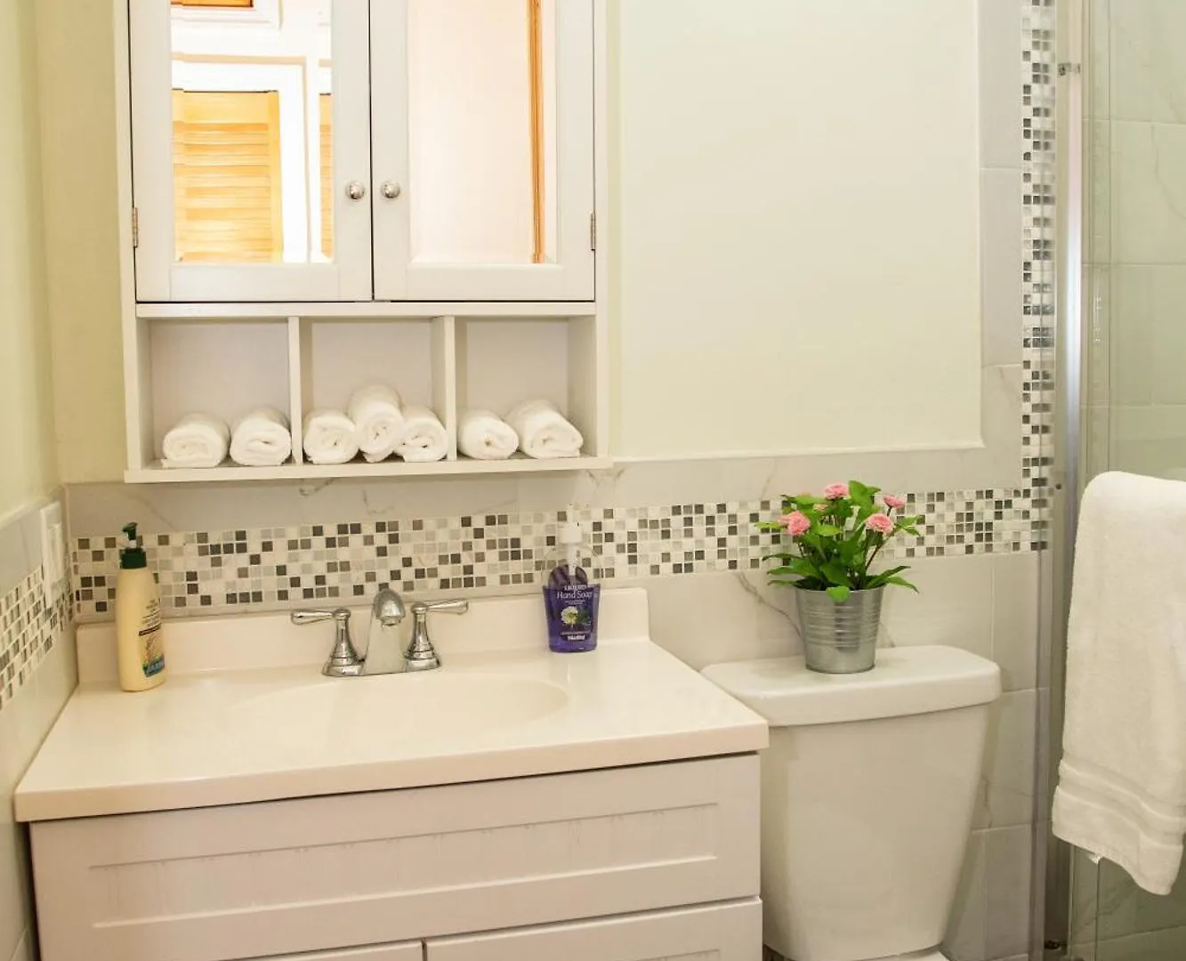 The Harlem Cascades Apartment New York