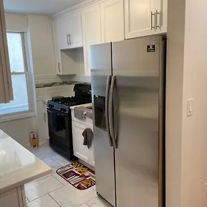 Beautiful Finished With Lots Of Space & Privacy New York